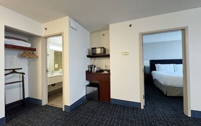 Divya Sutra Plaza and Conference Centre Calgary Airport