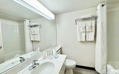 Divya Sutra Plaza and Conference Centre Calgary Airport