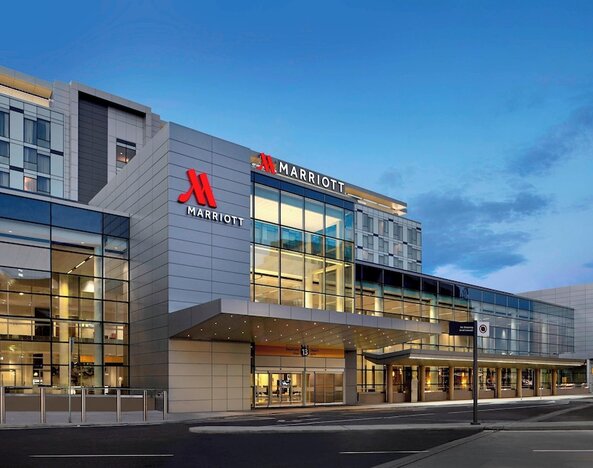 Calgary Airport Marriott In-Terminal Hotel