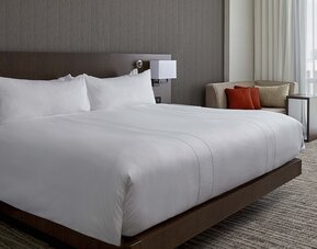 Calgary Airport Marriott In-Terminal Hotel