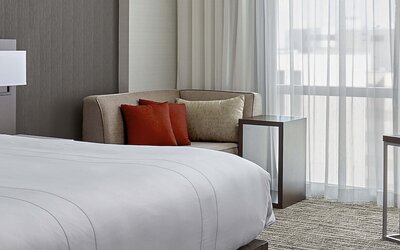 Calgary Airport Marriott In-Terminal Hotel