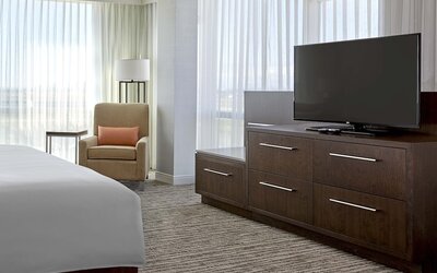 Calgary Airport Marriott In-Terminal Hotel