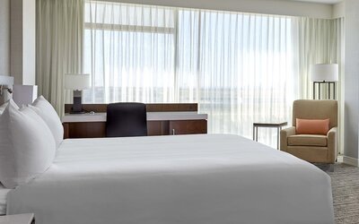 Calgary Airport Marriott In-Terminal Hotel