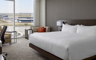 Calgary Airport Marriott In-Terminal Hotel