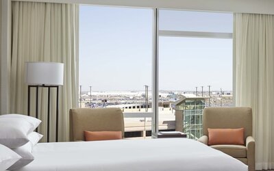 Calgary Airport Marriott In-Terminal Hotel