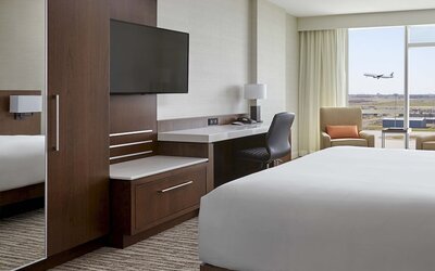 Calgary Airport Marriott In-Terminal Hotel