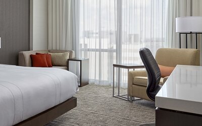 Calgary Airport Marriott In-Terminal Hotel
