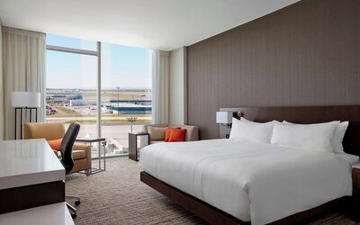 Calgary Airport Marriott In-Terminal Hotel