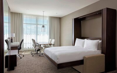 Calgary Airport Marriott In-Terminal Hotel