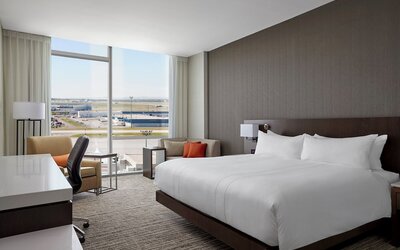 Calgary Airport Marriott In-Terminal Hotel