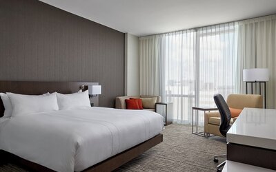 Calgary Airport Marriott In-Terminal Hotel