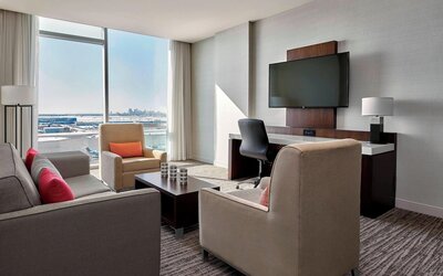 Calgary Airport Marriott In-Terminal Hotel