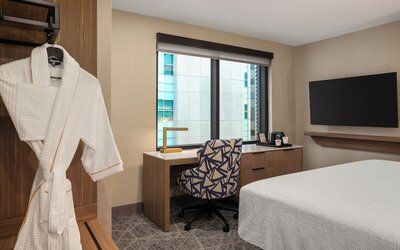 Hampton Inn By Hilton Calgary Downtown