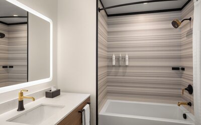 Hampton Inn By Hilton Calgary Downtown