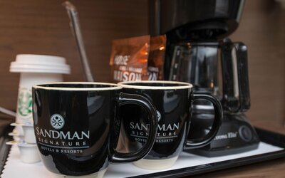 Sandman Signature Calgary Airport Hotel