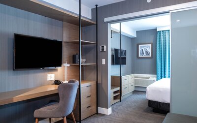 Sandman Signature Calgary Airport Hotel