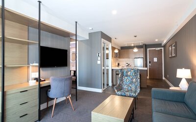 Sandman Signature Calgary Airport Hotel