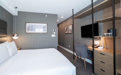 Sandman Signature Calgary Airport Hotel