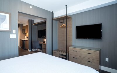 Sandman Signature Calgary Airport Hotel