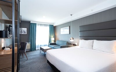 Sandman Signature Calgary Airport Hotel