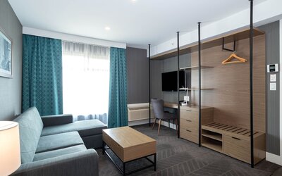 Sandman Signature Calgary Airport Hotel