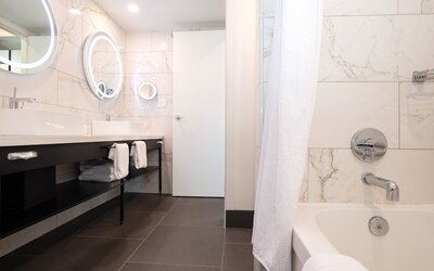Sandman Signature Calgary Airport Hotel