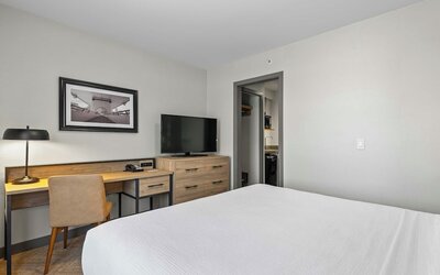 Sandman Hotels & Suites Calgary West