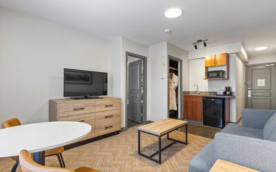 Sandman Hotels & Suites Calgary West
