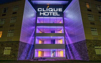 Applause Hotel by CLIQUE