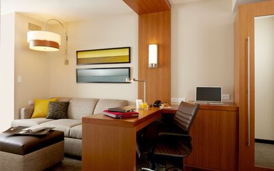 Hyatt Place Indianapolis / Fishers