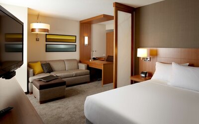Hyatt Place Indianapolis / Fishers