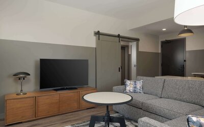 Hotel Nickel Plate Fishers, Tapestry Collection By Hilton