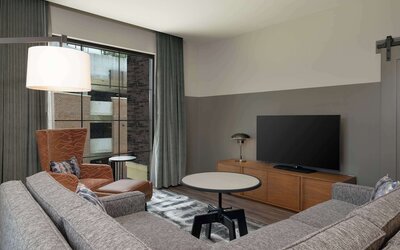Hotel Nickel Plate Fishers, Tapestry Collection By Hilton