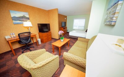 Service Plus Inns and Suites Calgary