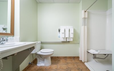 Service Plus Inns and Suites Calgary