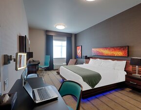 Hotel Clique Calgary Airport