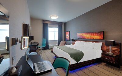 Hotel Clique Calgary Airport