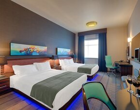 Hotel Clique Calgary Airport