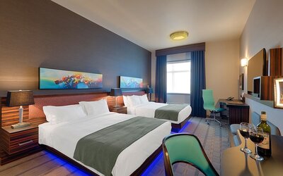 Standard Room, 1 King Bed