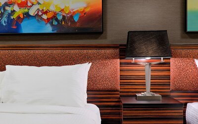 Hotel Clique Calgary Airport