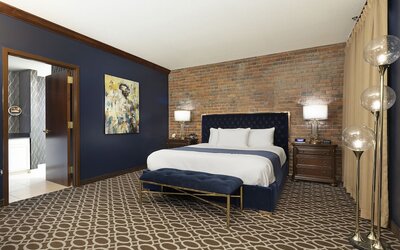 Des Lux Hotel