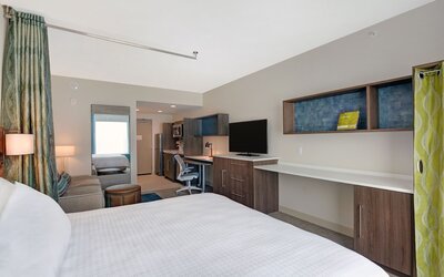 Home2 Suites by Hilton Des Moines at Drake University
