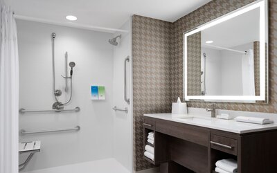 Home2 Suites by Hilton Des Moines at Drake University