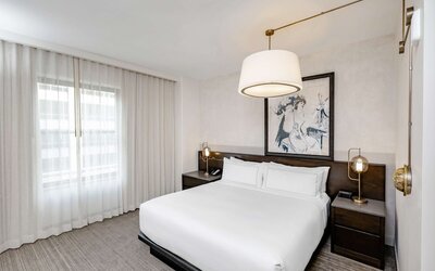 Hotel Fort Des Moines, Curio Collection by Hilton