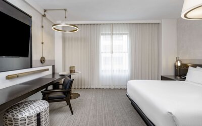 Hotel Fort Des Moines, Curio Collection by Hilton