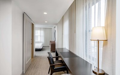 Hotel Fort Des Moines, Curio Collection by Hilton