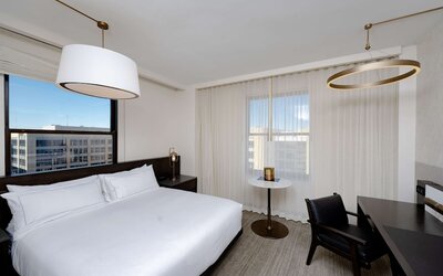 Hotel Fort Des Moines, Curio Collection by Hilton