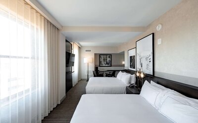 Hotel Fort Des Moines, Curio Collection by Hilton