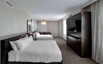 Hotel Fort Des Moines, Curio Collection by Hilton