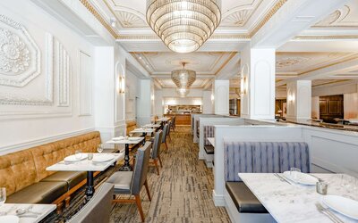 Hotel Fort Des Moines, Curio Collection by Hilton
